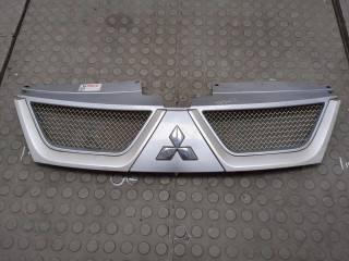 Решетка радиатора Mitsubishi Outlander 2009-2013