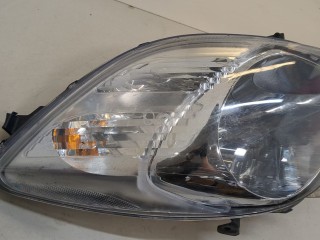 Фара (передняя) правая, ориг. номер 8113052590, Toyota Yaris 2005-2009