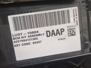 Блок управления бортовой сети (Body Control Module), ориг. номер LU5T15604, Ford Explorer 2019-2024