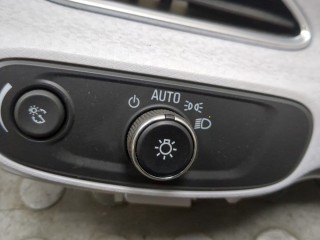 Дефлектор обдува салона левый, ориг. номер 42520214, Chevrolet Bolt 2016-2021