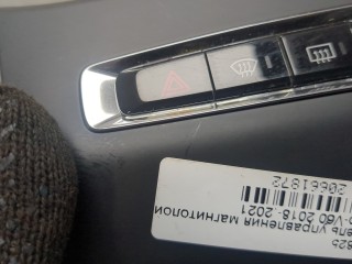 Панель управления магнитолой, ориг. номер 31398845, Volvo V60 2018-2026