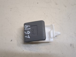 Ручка открывания капота Toyota Sienna 3 2010-2014