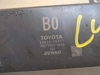 Блок управления климат-контролем, ориг. номер 88650-06B01, Toyota Camry 2017-2021