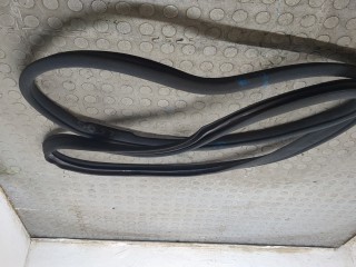 Уплотнитель левый передний, ориг. номер A2117200178, Mercedes E-Класс 2002-2006