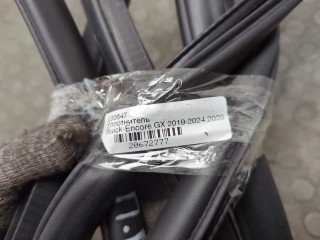 Уплотнитель левый передний, ориг. номер 42708690, Buick Encore GX 2019-2023
