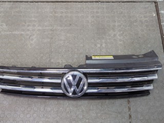 Решетка радиатора Volkswagen Tiguan 2016-2021