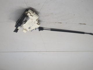 Замок двери правый задний Volkswagen Passat 2005-2010