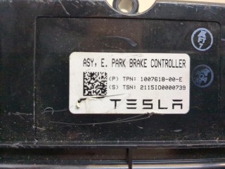 Блок управления стояночным тормозом, ориг. номер 100761800E, Tesla Model S 2012-2016