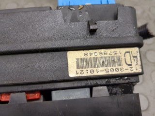 Блок предохранителей, ориг. номер 15796348, Saturn VUE 2001-2007