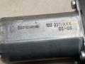 7L0959702L, 3D2956793E Двигатель стеклоподъемника левый передний Volkswagen Touareg 2006г. - фото №5