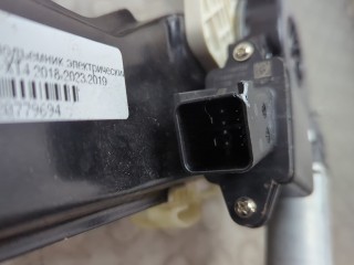Стеклоподъемник электрический левый передний, ориг. номер 84656431, 84383422, Cadillac XT4 2018-2023