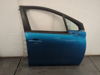 Стекло боковой двери правое переднее Peugeot 208 2012-2016