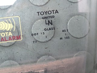 Стекло боковой двери левое переднее, ориг. номер 681020C040, Toyota Sequoia 2007-2017