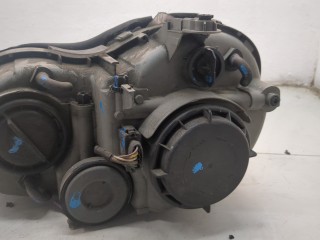 Фара (передняя) правая, ориг. номер A2098202861, Mercedes CLK W209 2002-2005