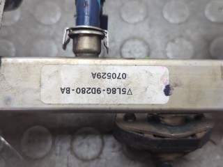 Форсунка топливная, ориг. номер 5L8G9D280BA, Mazda Tribute 2004-2007