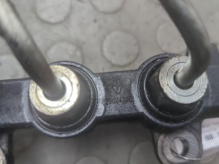 Рампа (рейка) топливная, ориг. номер 1752000Q3G, Nissan Primastar 2006-2014