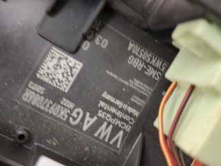 Блок управления бортовой сети (Body Control Module), ориг. номер 5K0937086R, Volkswagen Tiguan 2011-2019