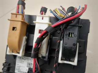 Блок управления бортовой сети (Body Control Module), ориг. номер 5K0937087AA, Volkswagen Passat 7 Америка 2011-2015