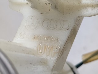 Датчик уровня топлива, ориг. номер 8D0919673M, Audi A8 2005-2007