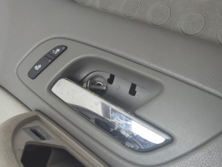 Дверная карта (Обшивка двери) правая передняя, ориг. номер 25780140, Chevrolet Tahoe 2006-2014