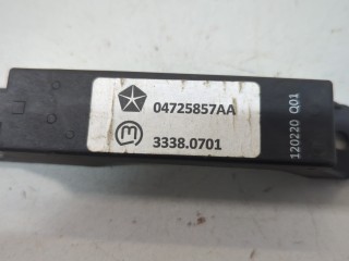 Усилитель антенны, ориг. номер 04725857AA, Jeep Grand Cherokee 2010-2013