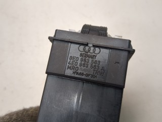 Кнопка обогрева сидений, ориг. номер 8E0963563, Audi A6 2008-2011