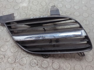 Решетка радиатора Nissan Almera 1998-2000