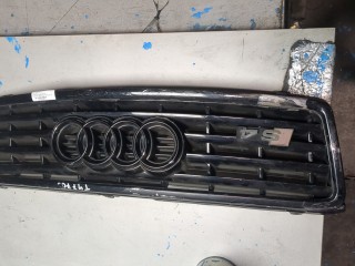 Решетка радиатора Audi A4 2000-2006