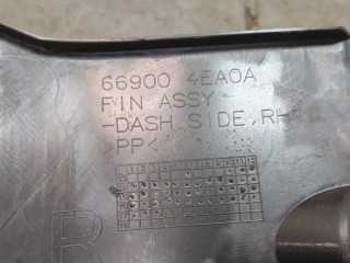 Пластик (обшивка) салона правый, ориг. номер 669004EA0A, Nissan Qashqai 2010-2013