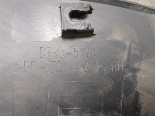 Молдинг крыла правое переднее, ориг. номер DFR551W21, Mazda CX-30 2019-2026