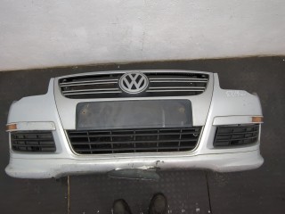Бампер передний Volkswagen Passat 2005-2010