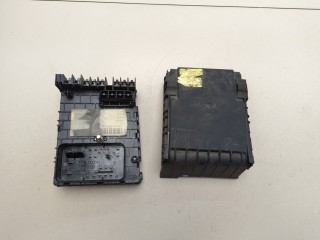 Блок предохранителей, ориг. номер 1K0937132F, Volkswagen Tiguan 2011-2019