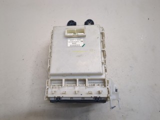 Блок предохранителей, ориг. номер 8273001031, Pontiac Vibe 2008-2010