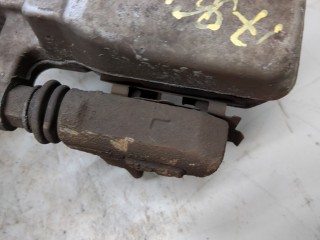 Суппорт левый задний, ориг. номер 5142563AA, 5137687AA, Pontiac Vibe 2008-2010