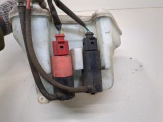 Бачок омывателя, ориг. номер 853150D060, Toyota Yaris 2005-2009