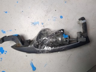 Ручка двери наружная правая передняя Volkswagen Passat 2005-2010