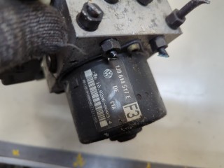 Блок АБС, насос (ABS, ESP, ASR), ориг. номер 1J0698517A, Volkswagen Golf 4 1997-2006