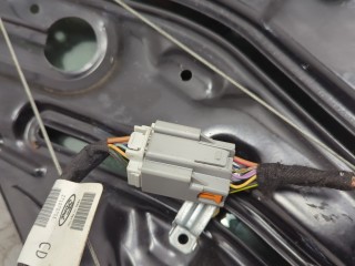 Стеклоподъемник электрический правый задний, ориг. номер FR3Z7627008C, Ford Mustang 2017-2026