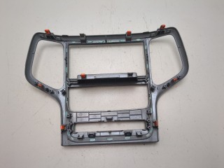 Рамка под магнитолу, ориг. номер 1TN98GFAAA, Jeep Grand Cherokee 2010-2013