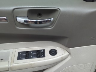 Замок двери левый передний, ориг. номер 4575895AA, Chrysler 300C 2004-2011