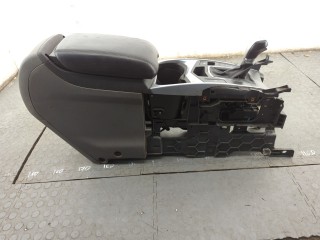 Подлокотник левый передний, ориг. номер 20915913, Cadillac SRX 2009-2012