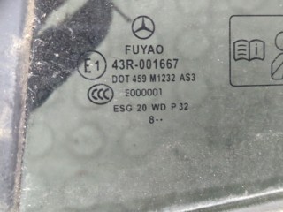 Стекло форточки двери левое заднее, ориг. номер A1567300118, Mercedes GLA X156 2017-2020