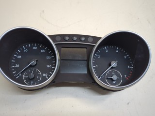 Щиток приборов (приборная панель) Mercedes M-Класс 2005-2008