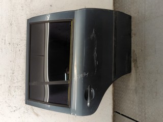 Стекло боковой двери правое заднее Skoda Octavia 2000-2011