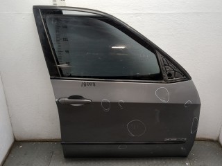 Стекло боковой двери правое переднее BMW X5 E70 2006-2010