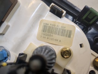 Переключатель отопителя (печки), ориг. номер YL8Z19980AA, Ford Escape 2004-2007
