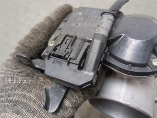Заслонка дроссельная, ориг. номер PE2713640, Mazda CX-30 2019-2026