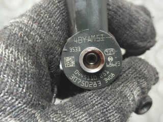 Форсунка топливная, ориг. номер 0445110251, 8603595, Volvo V70 2004-2007