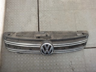 Решетка радиатора Volkswagen Tiguan 2011-2019