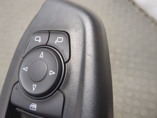 Кнопка стеклоподъемника (блок кнопок) левая передняя, ориг. номер 84699725, Chevrolet Trailblazer 2016-2022